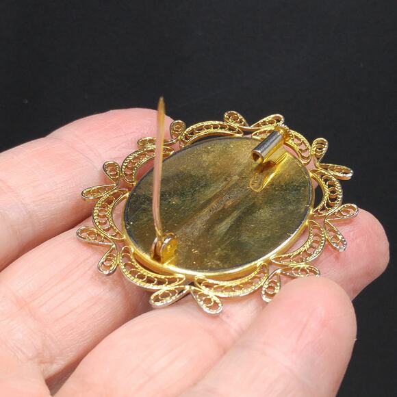 Vintage Spanish Damascene Brooch, Gold Inlay Bird Flower Pin, Filigree Frame - Picture 9 of 10